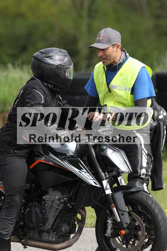 /Archiv-2025/10 23.04.2025 Cornu Master School ADR/gruen-vert/40